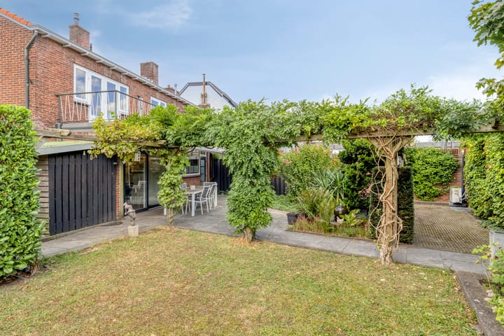 Photo 3 of Wolter ten Catestraat 35