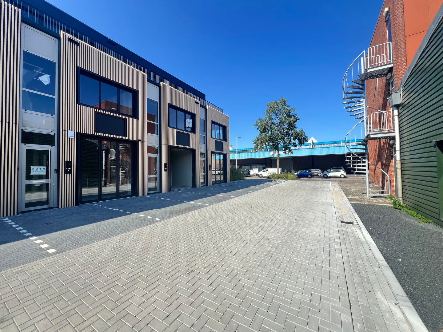 Bekijk foto 3 van Verrijn Stuartweg 44-A