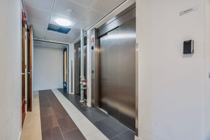 Foto 10 van Waldorpstraat 1586