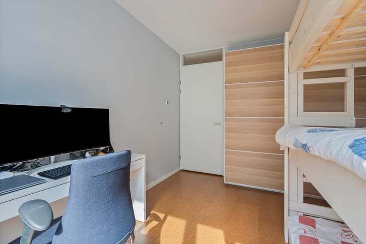 Foto 27 van Waldorpstraat 1586