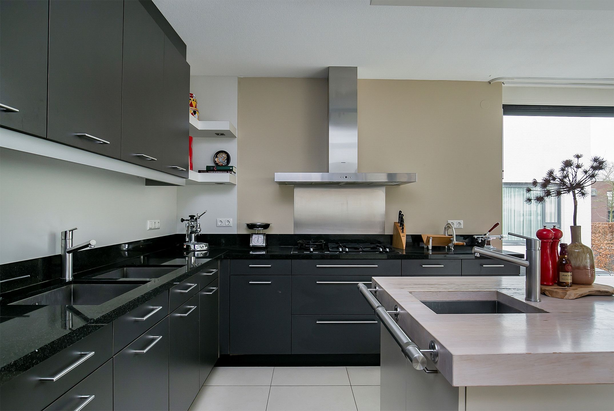 Photo 30 of Meester Michelsstraat 14