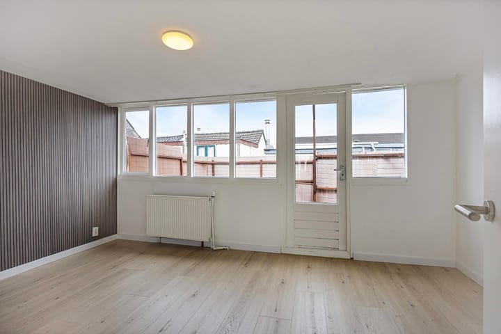 Photo 19 of Maasstraat 13