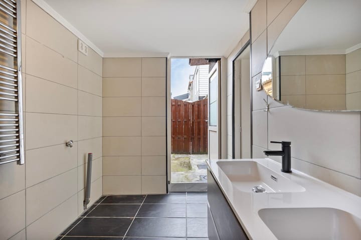 Photo 8 of Maasstraat 13