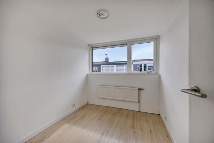 Photo 15 of Maasstraat 13