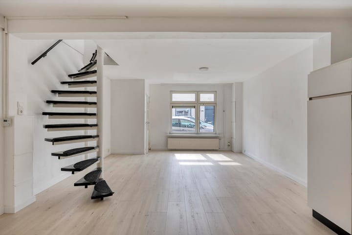 Photo 6 of Maasstraat 13