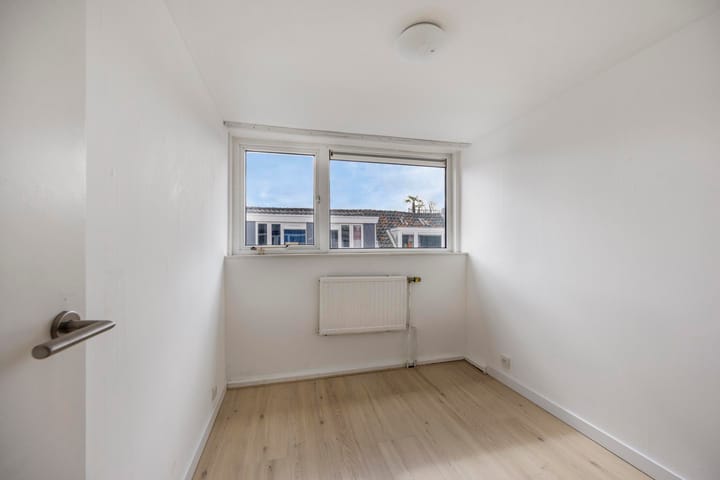 Photo 16 of Maasstraat 13