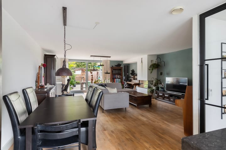 Photo 6 of Maximiliaanstraat 9