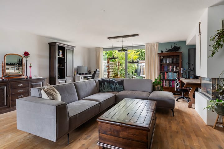 Photo 8 of Maximiliaanstraat 9