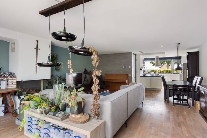 Photo 10 of Maximiliaanstraat 9