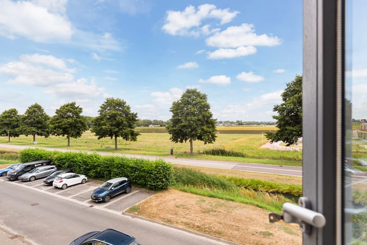 Photo 30 of Maximiliaanstraat 9