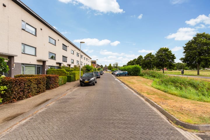 Photo 42 of Maximiliaanstraat 9