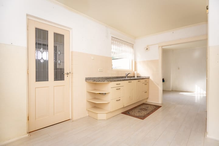 Foto 10 van Oosteinderweg 48