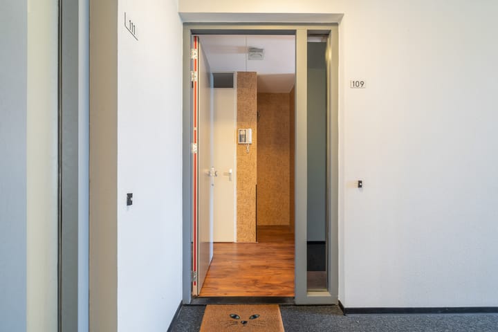 Photo 4 of Simon Carmiggelthof 109