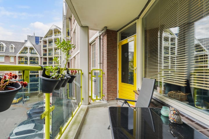 Photo 6 of Anna Paulownahof 60