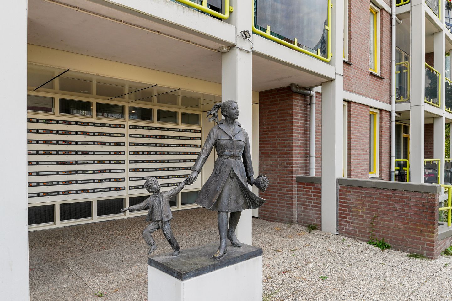 Photo 10 of Anna Paulownahof 60