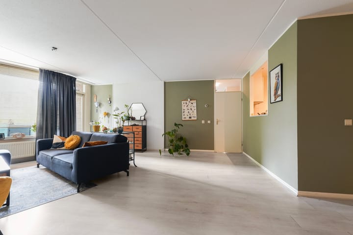 Photo 23 of Anna Paulownahof 60