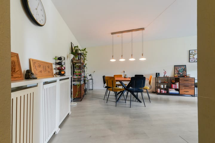 Photo 30 of Anna Paulownahof 60