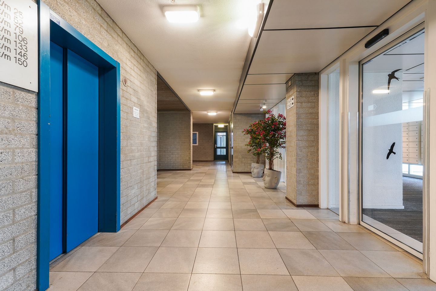 Photo 40 of Anna Paulownahof 60