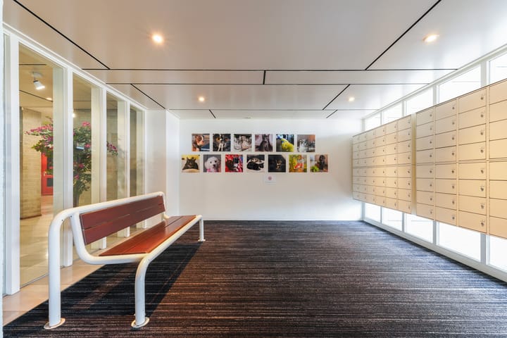 Photo 42 of Anna Paulownahof 60