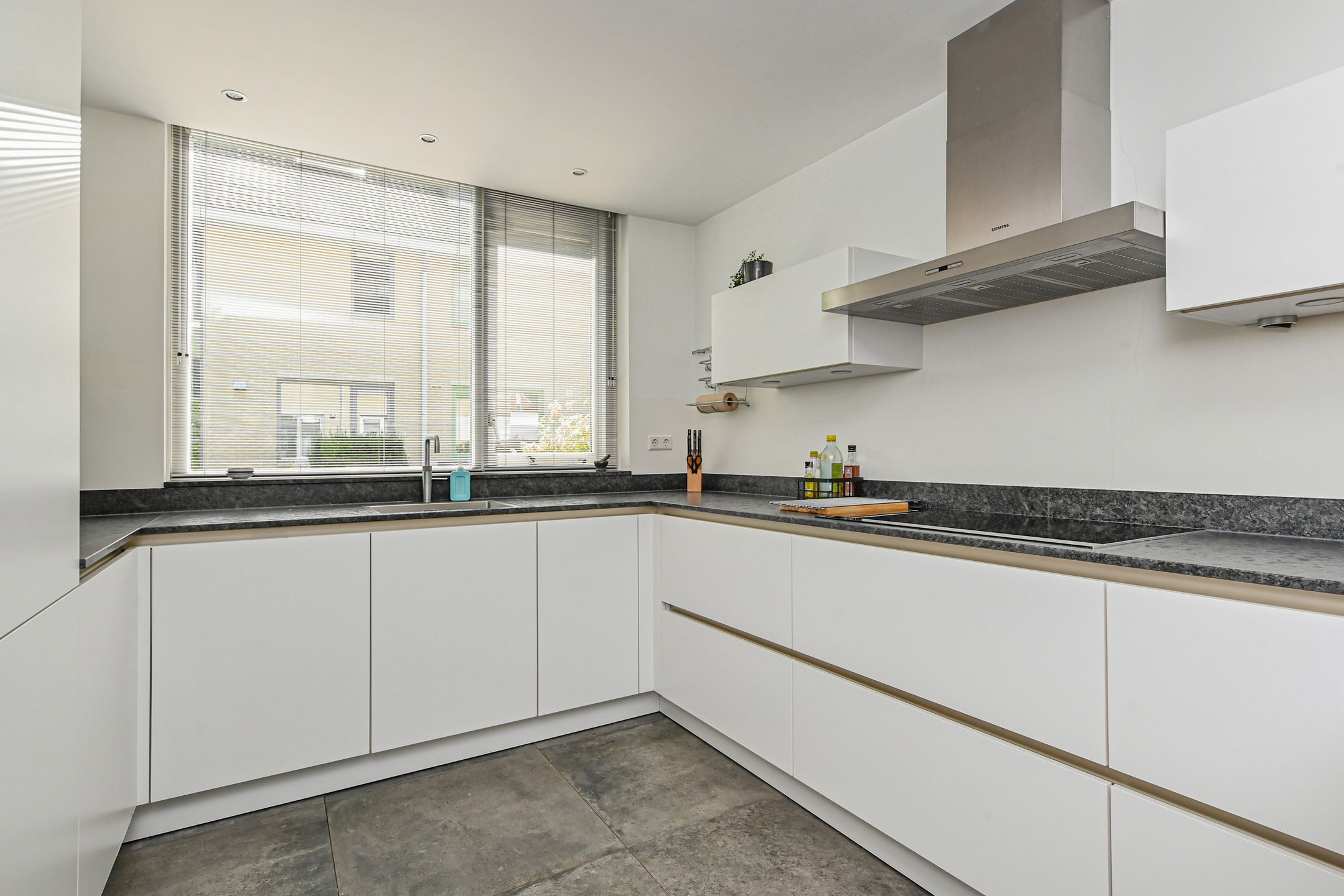 Foto 3 van Maagdenpalm 1-A