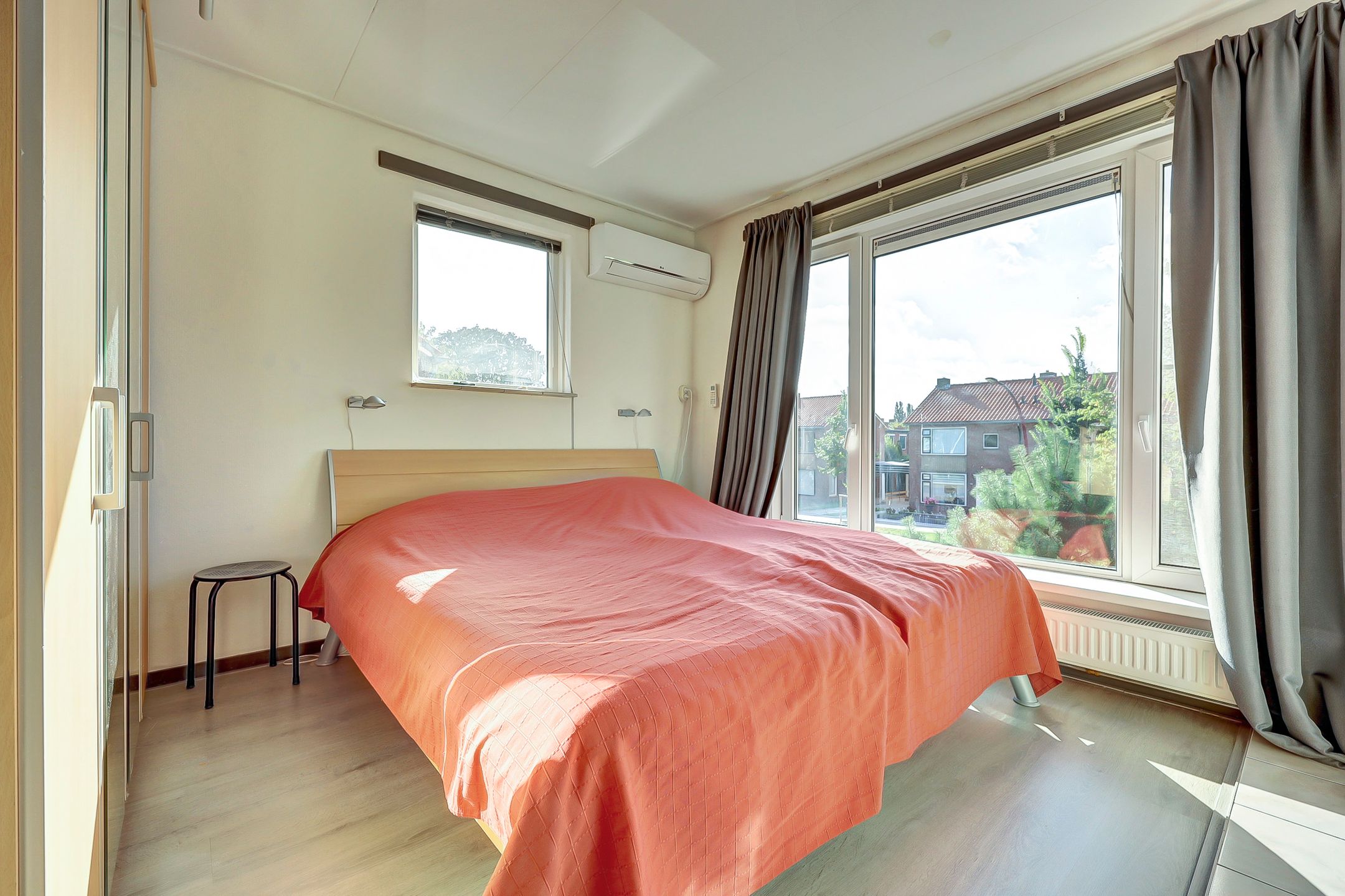 Photo 18 of Hoogvlietlaan 56