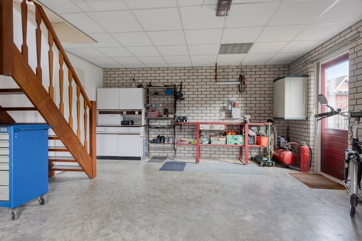 Photo 36 of Willem Grolstraat 45