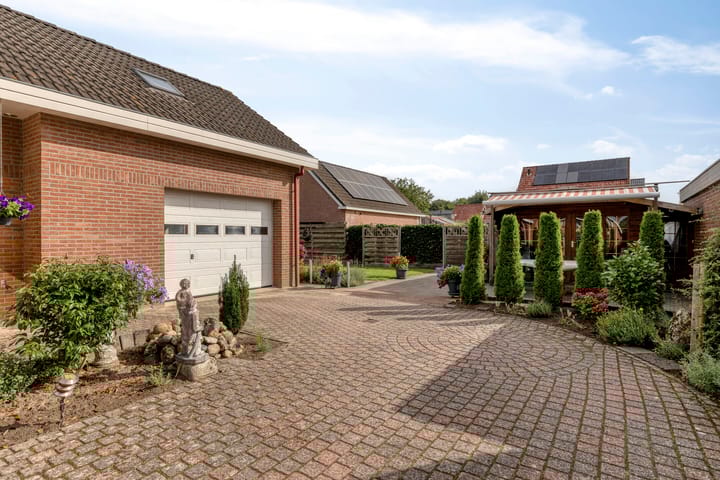 Photo 38 of Willem Grolstraat 45