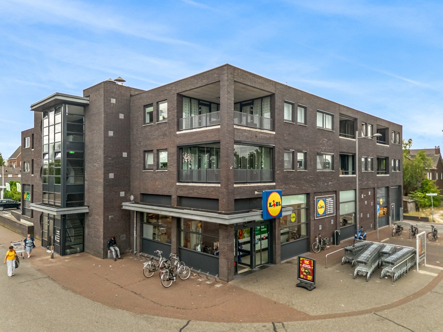 View photo 2 of Lisweg 12