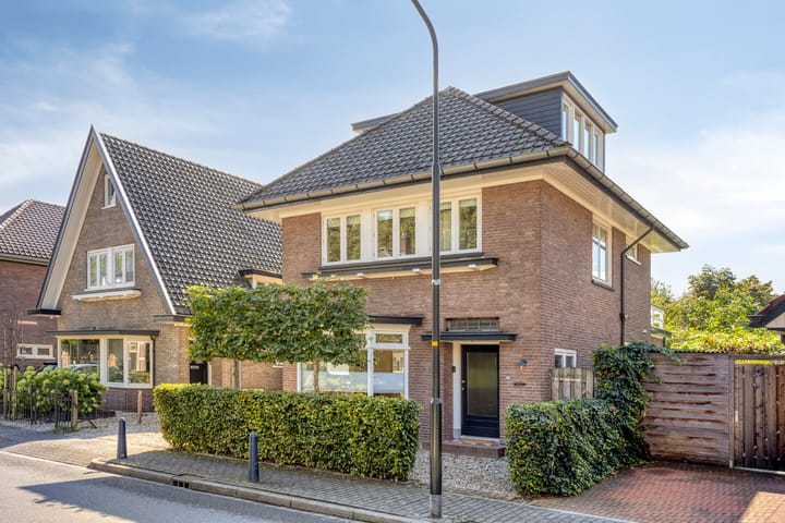 Photo 43 of Catharina van Reesstraat 2