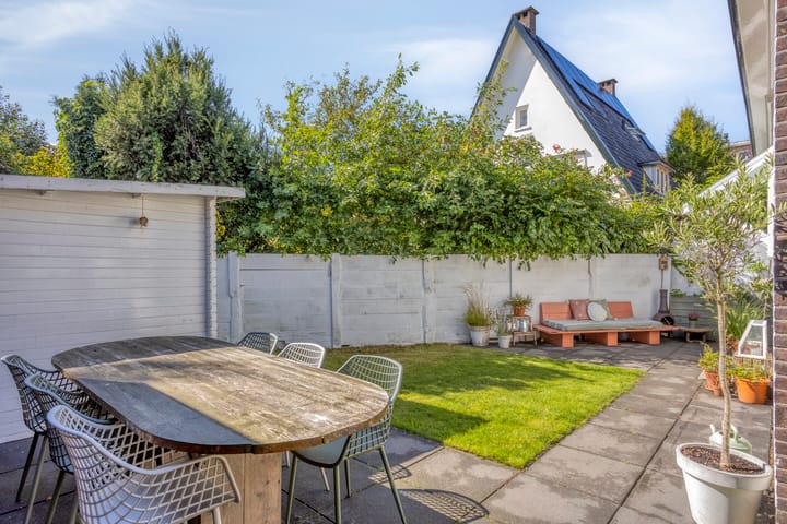 Photo 36 of Catharina van Reesstraat 2