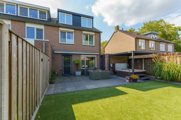 Foto 4 van Hoge Tom 43