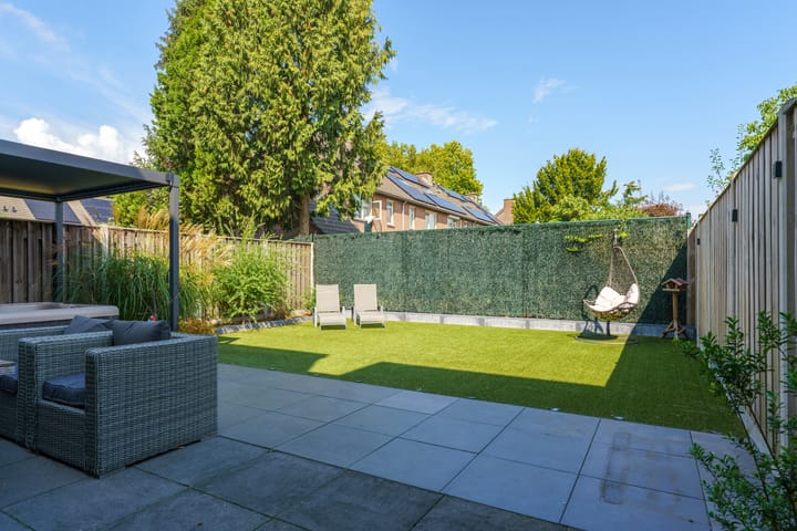 Foto 40 van Hoge Tom 43