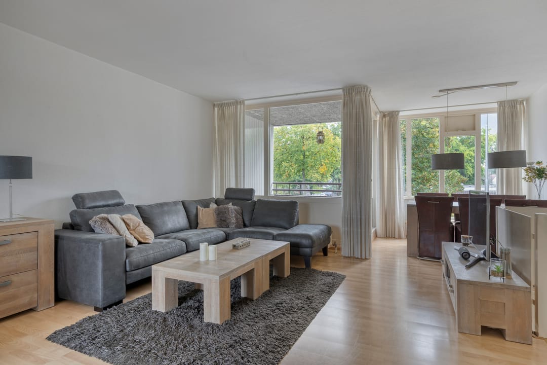 Photo 2 of Looveltlaan 6