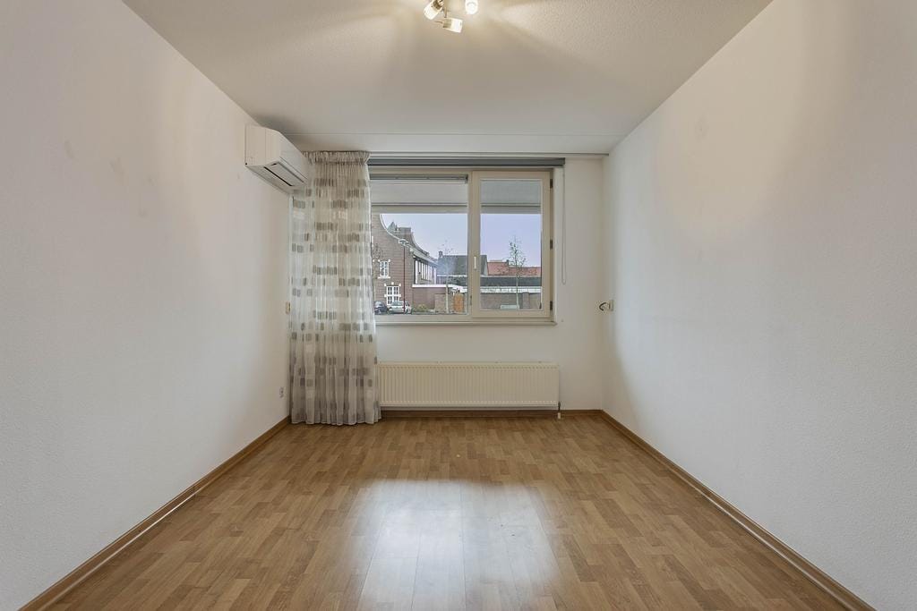 Photo 12 of Wilhelminalaan 11-A2