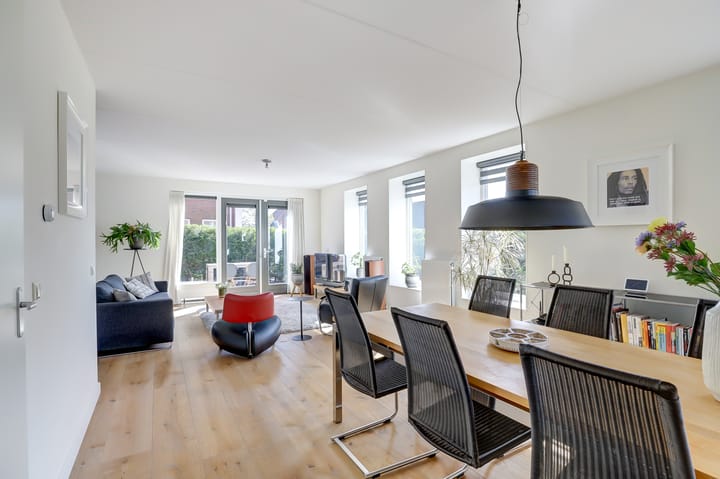 Photo 10 of J.J. Allanstraat 270