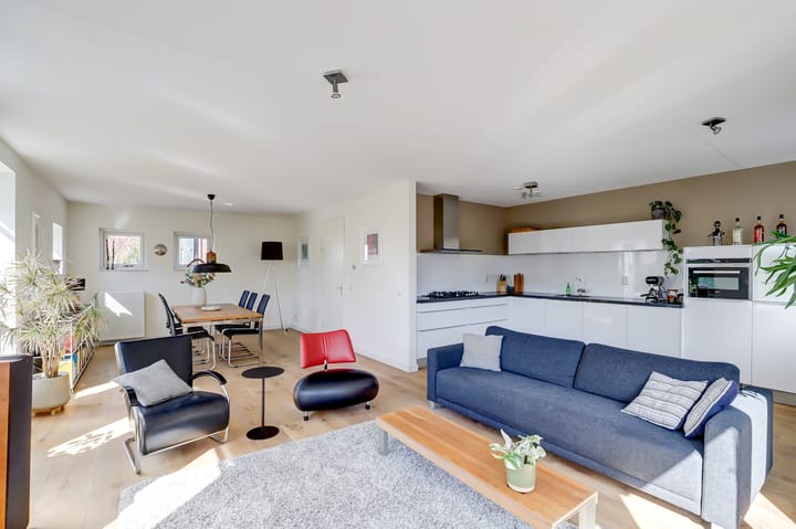 Photo 12 of J.J. Allanstraat 270