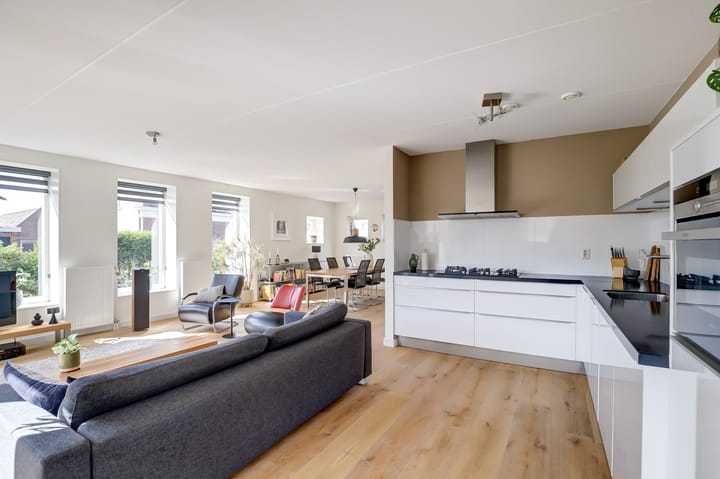 Photo 15 of J.J. Allanstraat 270