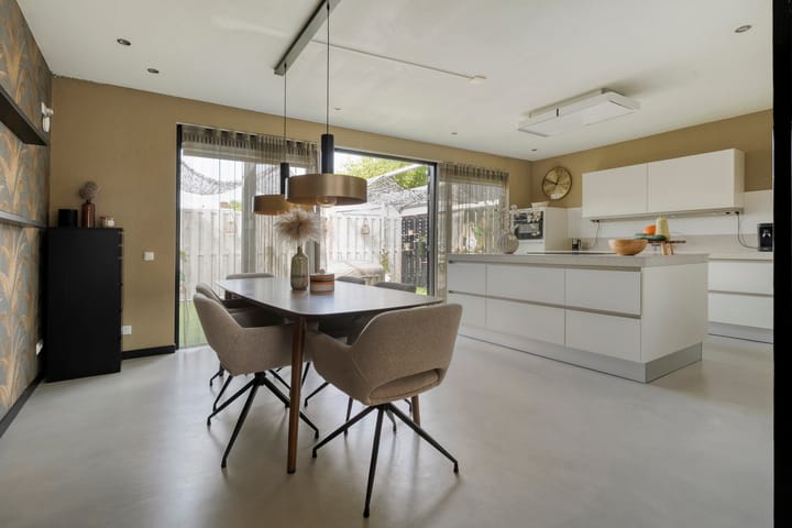 Foto 15 van Willem-Alexanderstraat 4-C