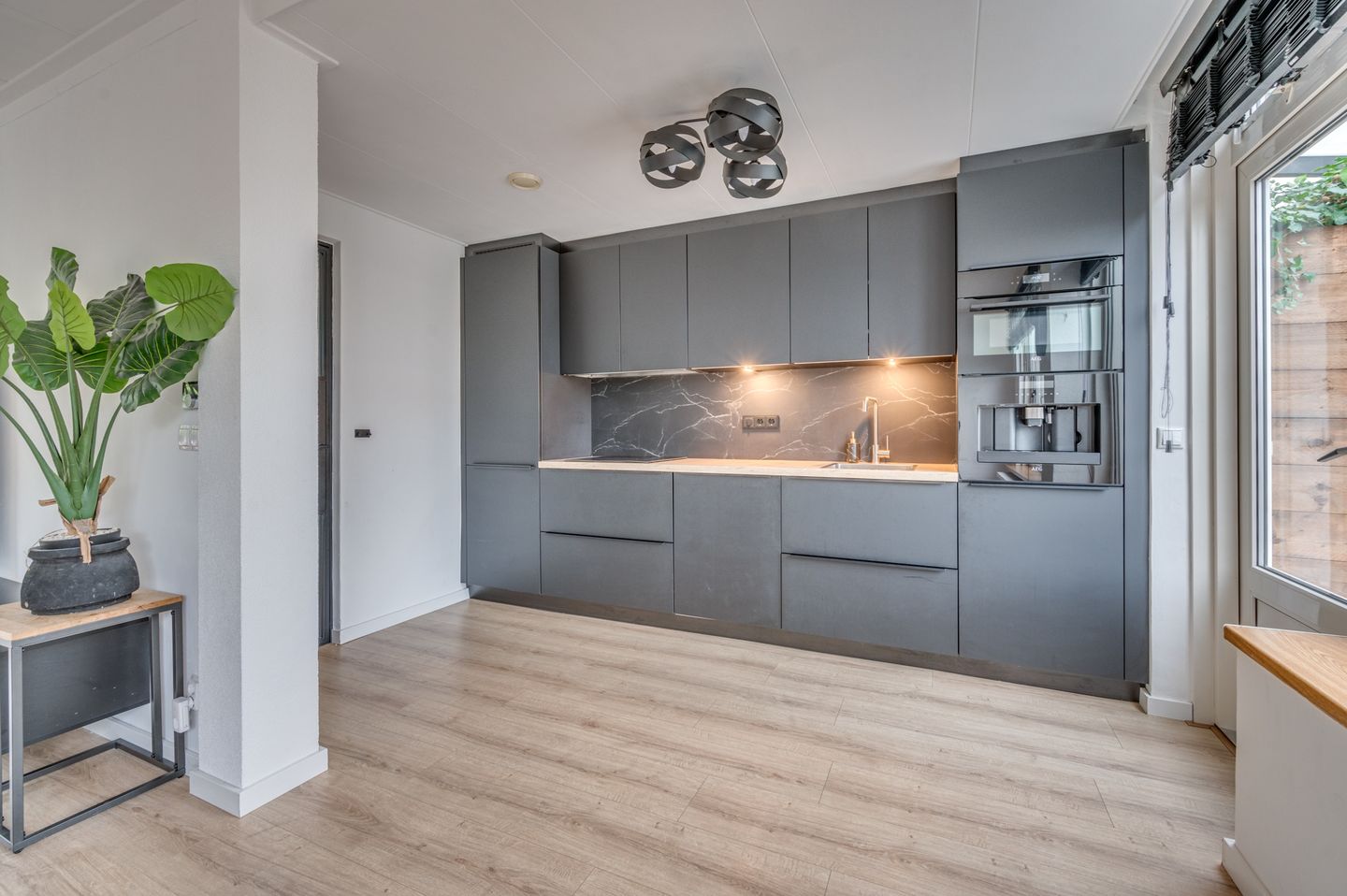 Foto 10 van Burgemeester Joostenlaan 42