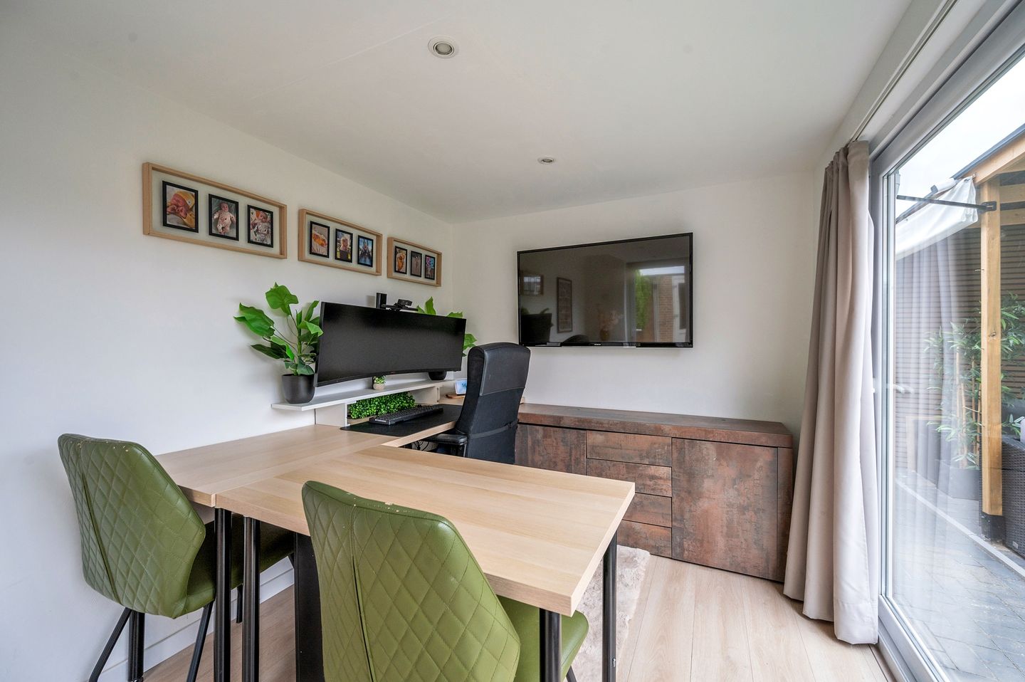 Foto 35 van Burgemeester Joostenlaan 42