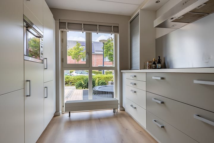 Foto 12 van Count Basielaan 4