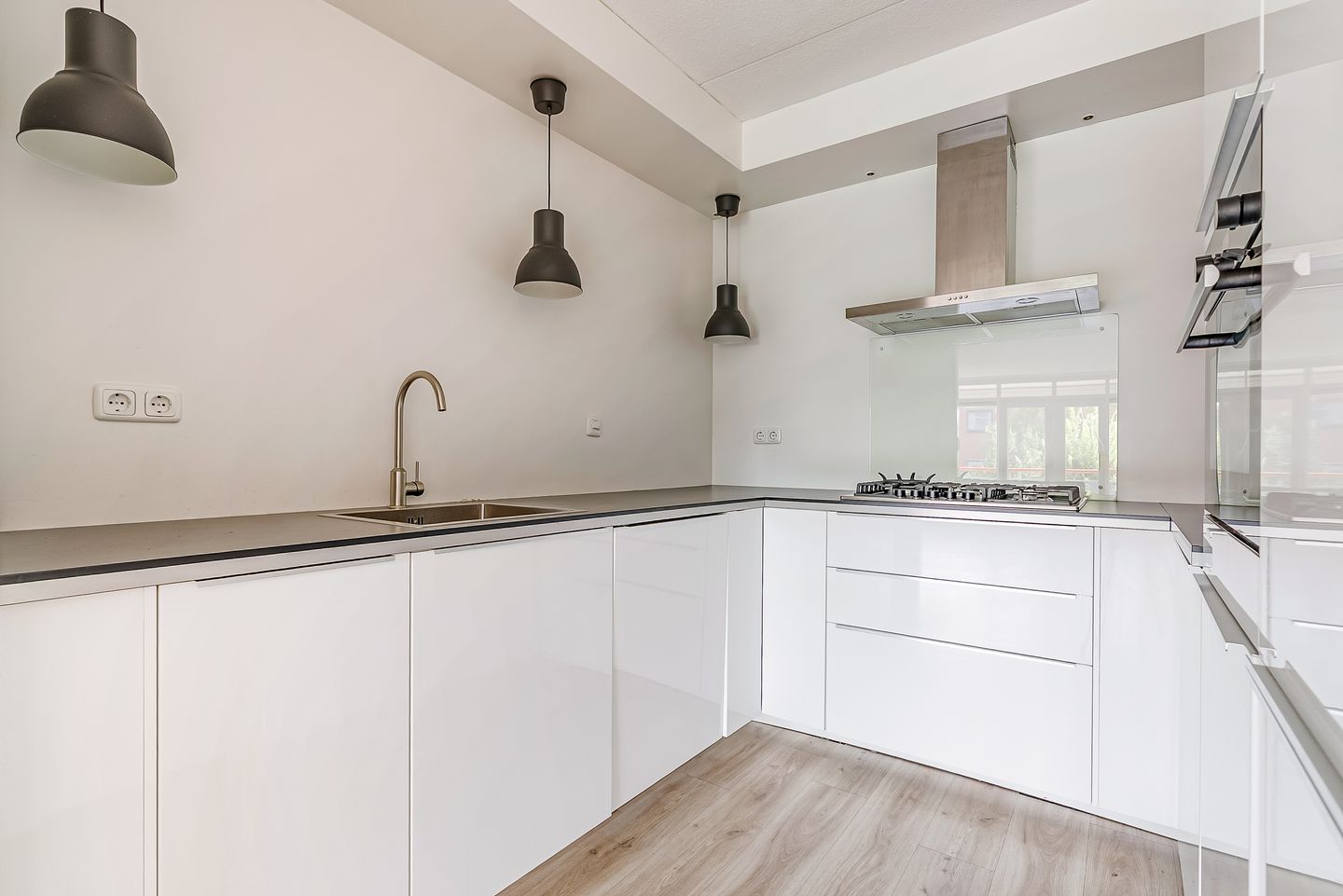 Foto 14 van Bremenstraat 59