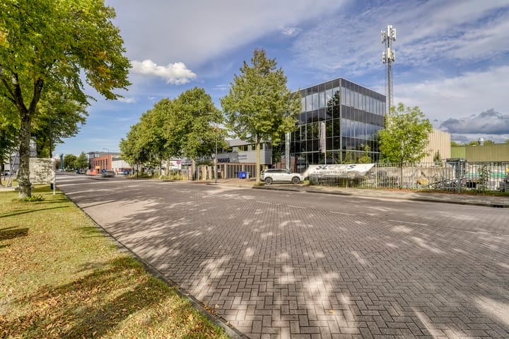 Admiraal Helfrichweg 1, Leiden