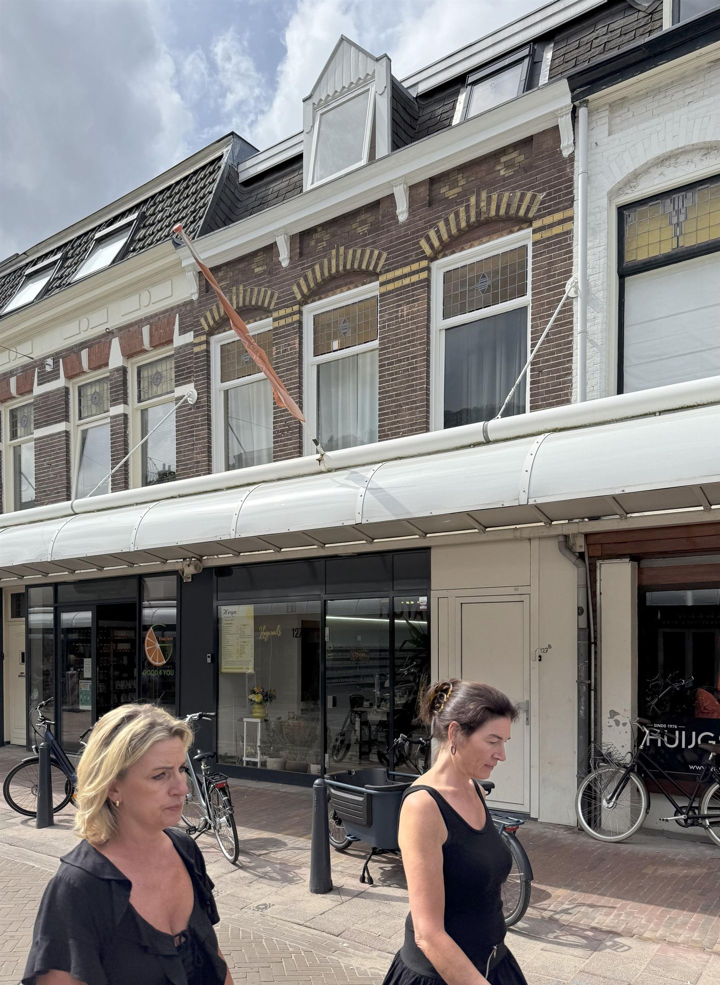 Bekijk foto 2 van Generaal Cronjéstraat 127