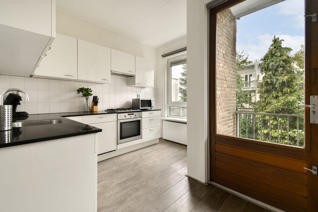 Photo 8 of Schipbeekstraat 12-2