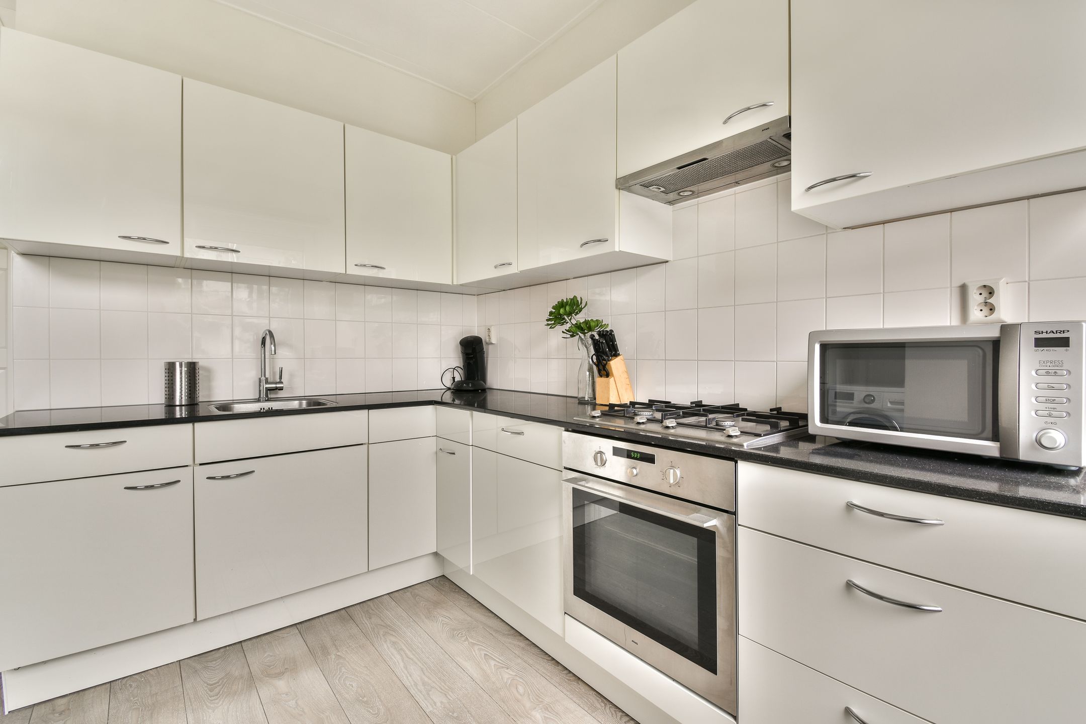 Photo 9 of Schipbeekstraat 12-2