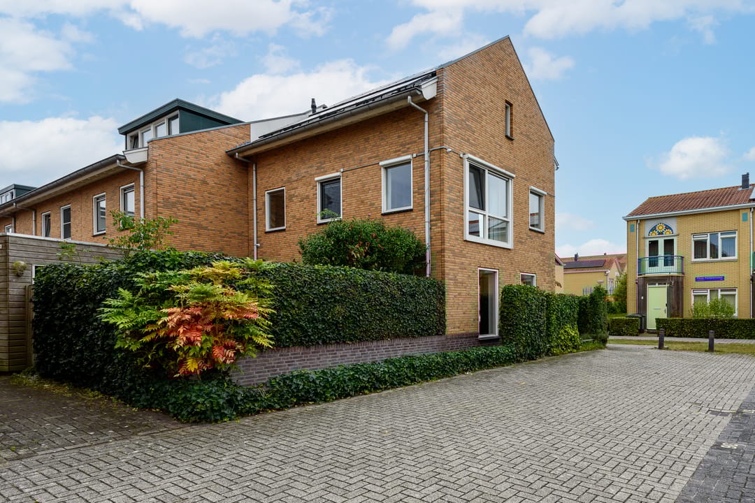 Foto 1 van Pietje Pluisplantsoen 18