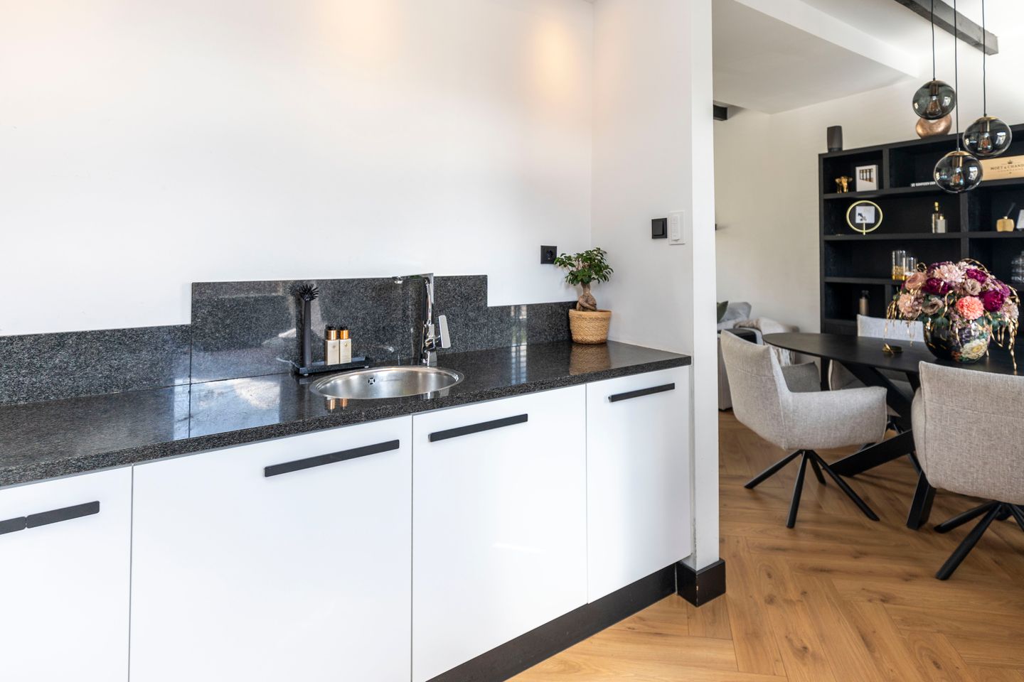 Foto 20 van Koninginneweg 48