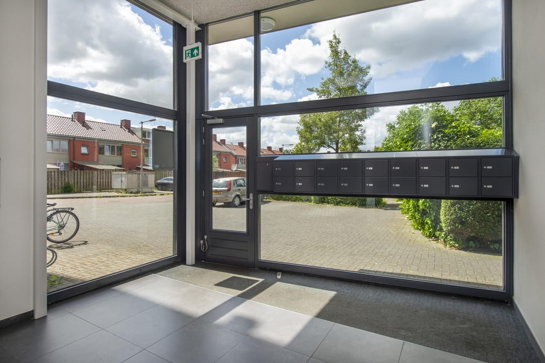 Photo 8 of Blaasjeskruidstraat 9