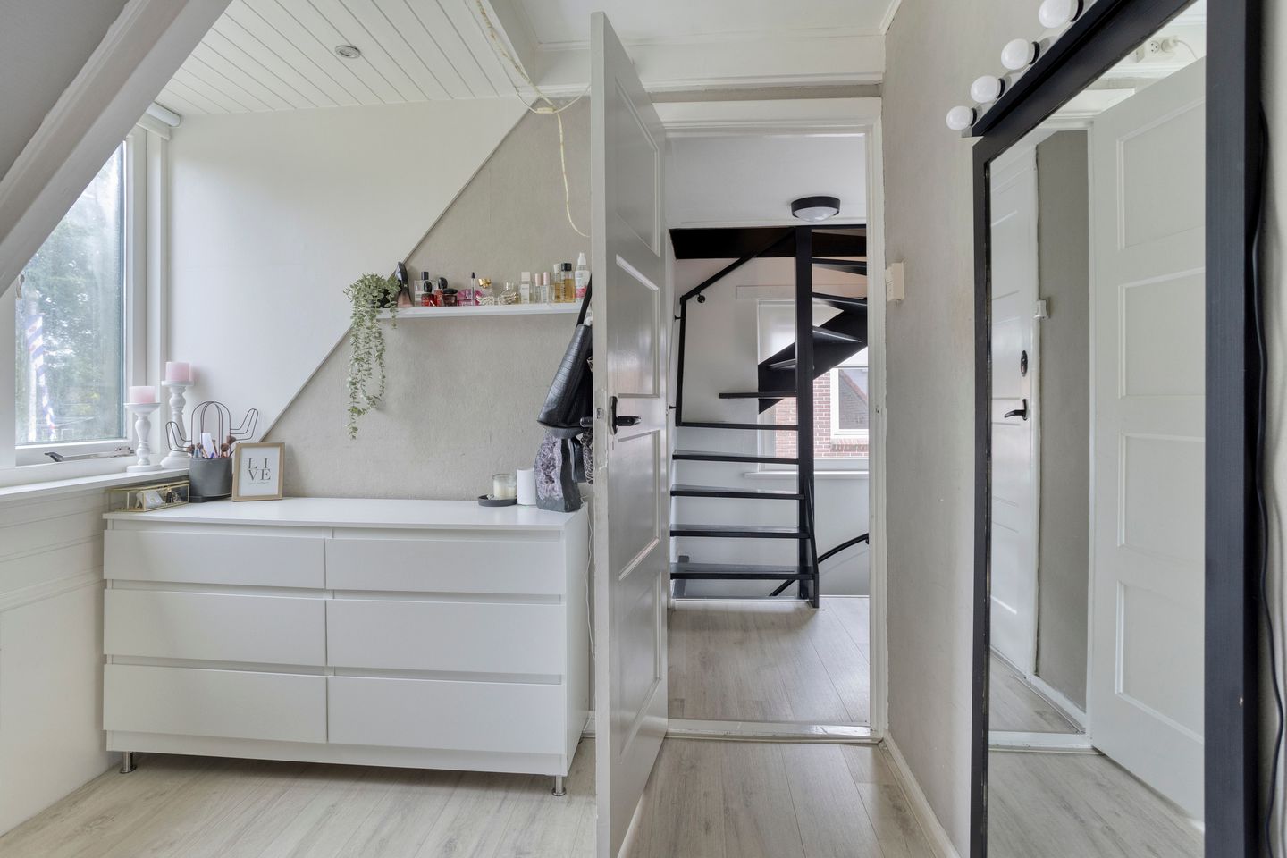 Foto 25 van Hollandiastraat 34